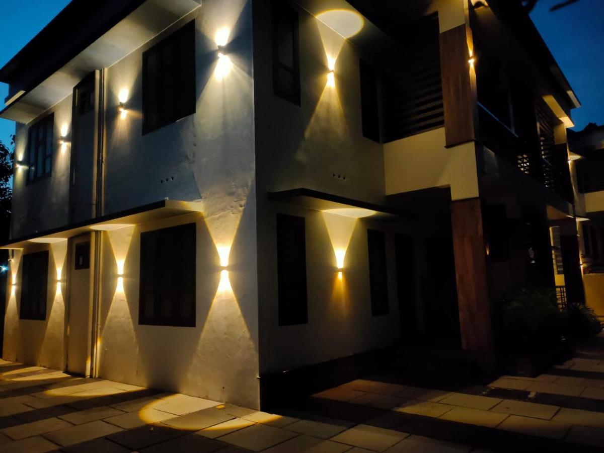Milestone Inn Sultan Bathery Exterior photo